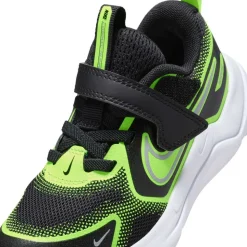 Nike Cosmic Runner