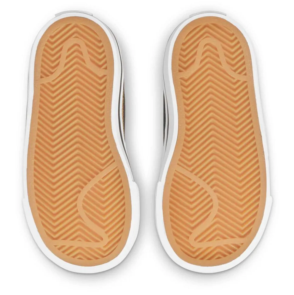 Nike Court Legacy