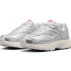 Nike Initiator