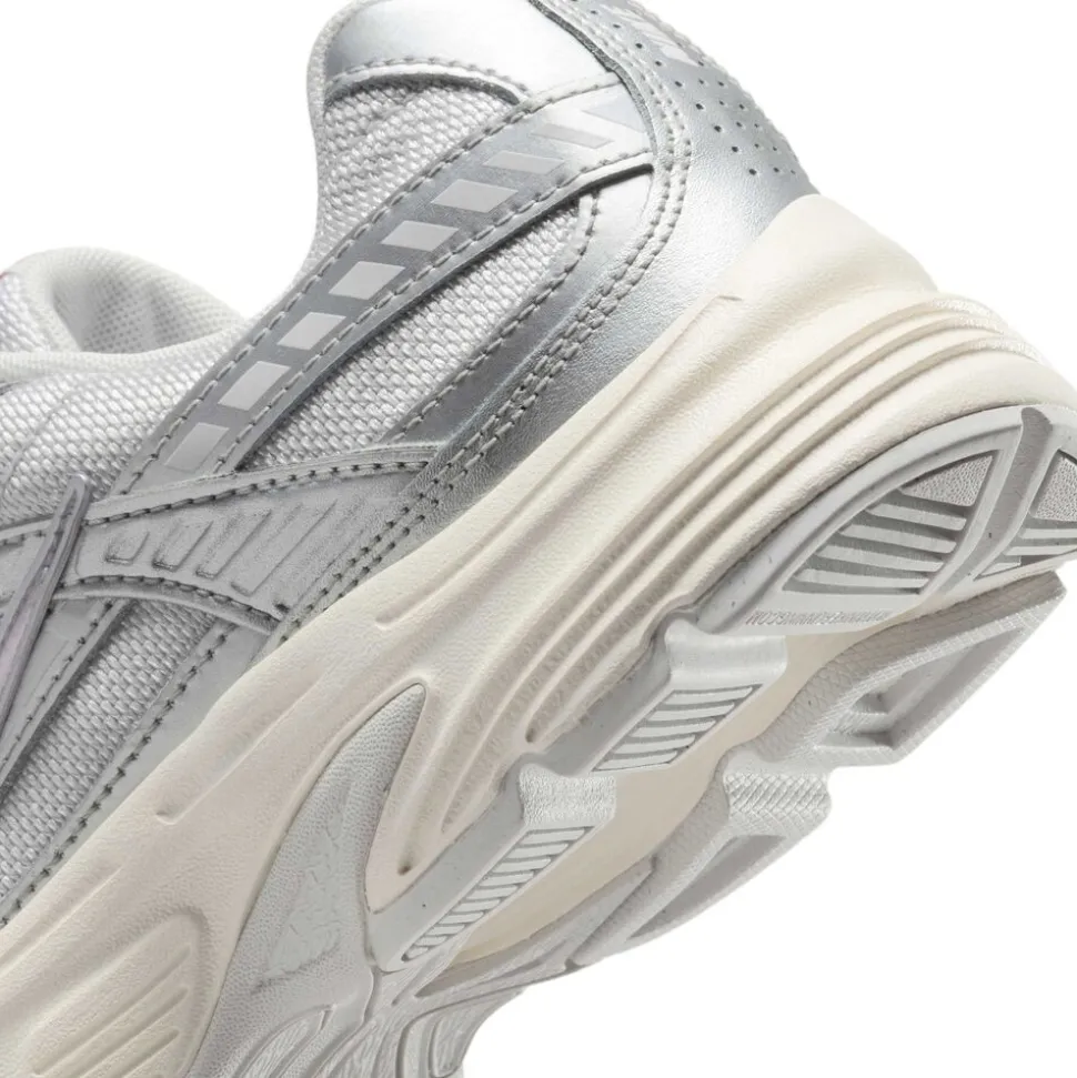 Nike Initiator