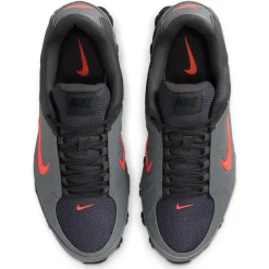 Nike Reax 8