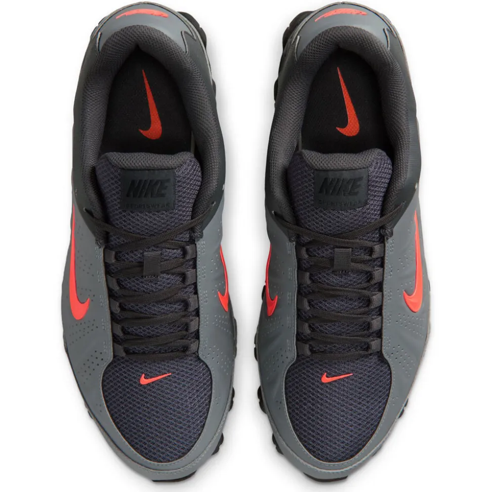 Nike Reax 8