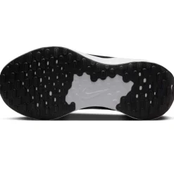 Nike Revolution 7