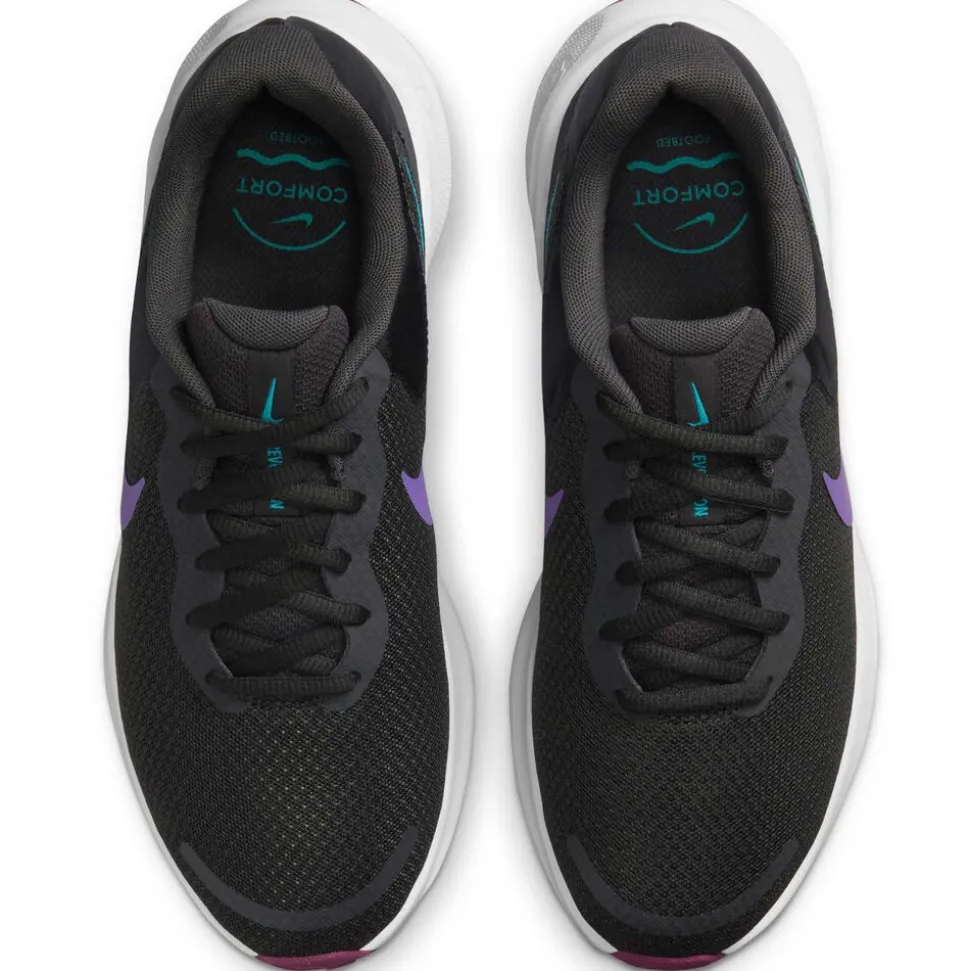 Nike Revolution 7