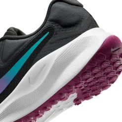 Nike Revolution 7