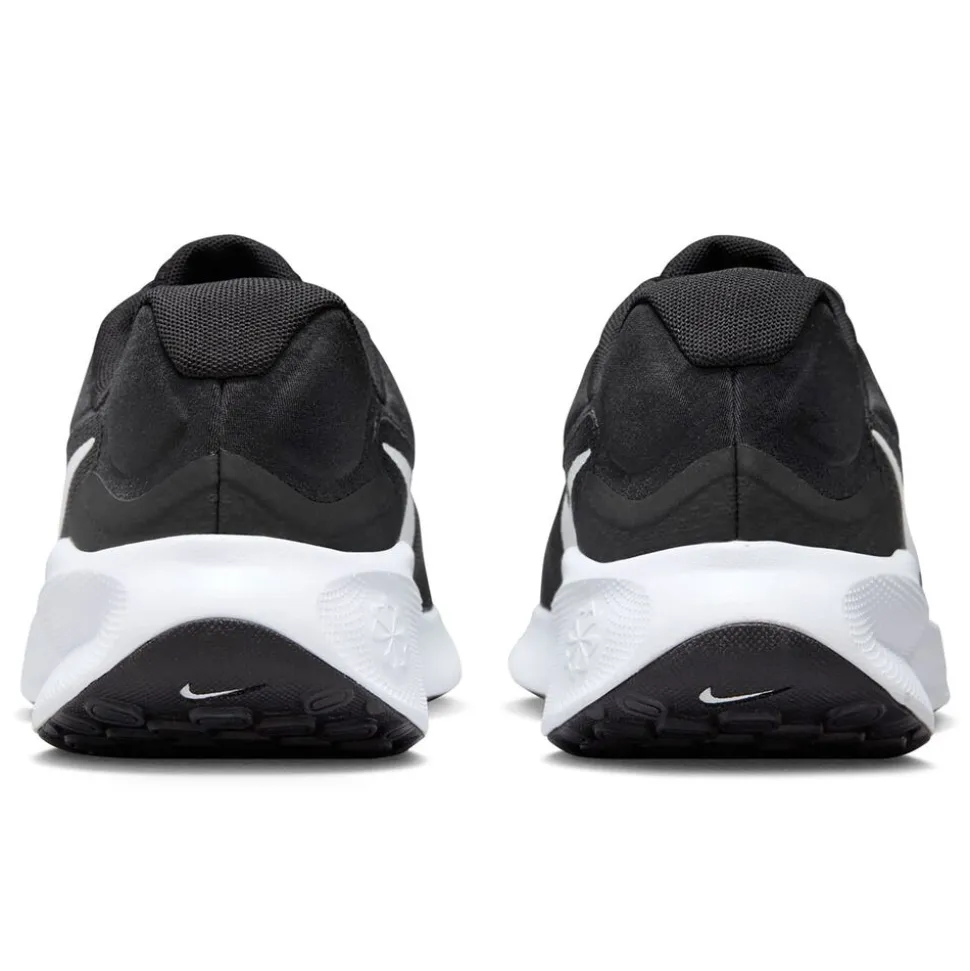 Nike Revolution 7