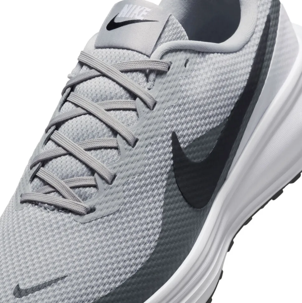Nike Revolution 8