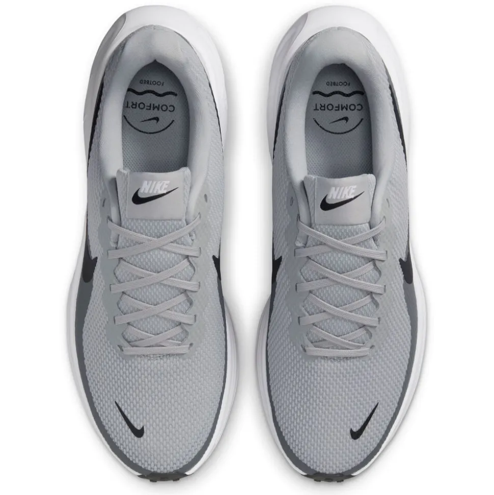 Nike Revolution 8