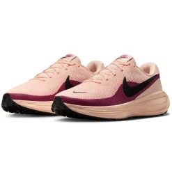 Nike Revolution 8