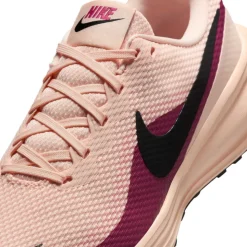 Nike Revolution 8