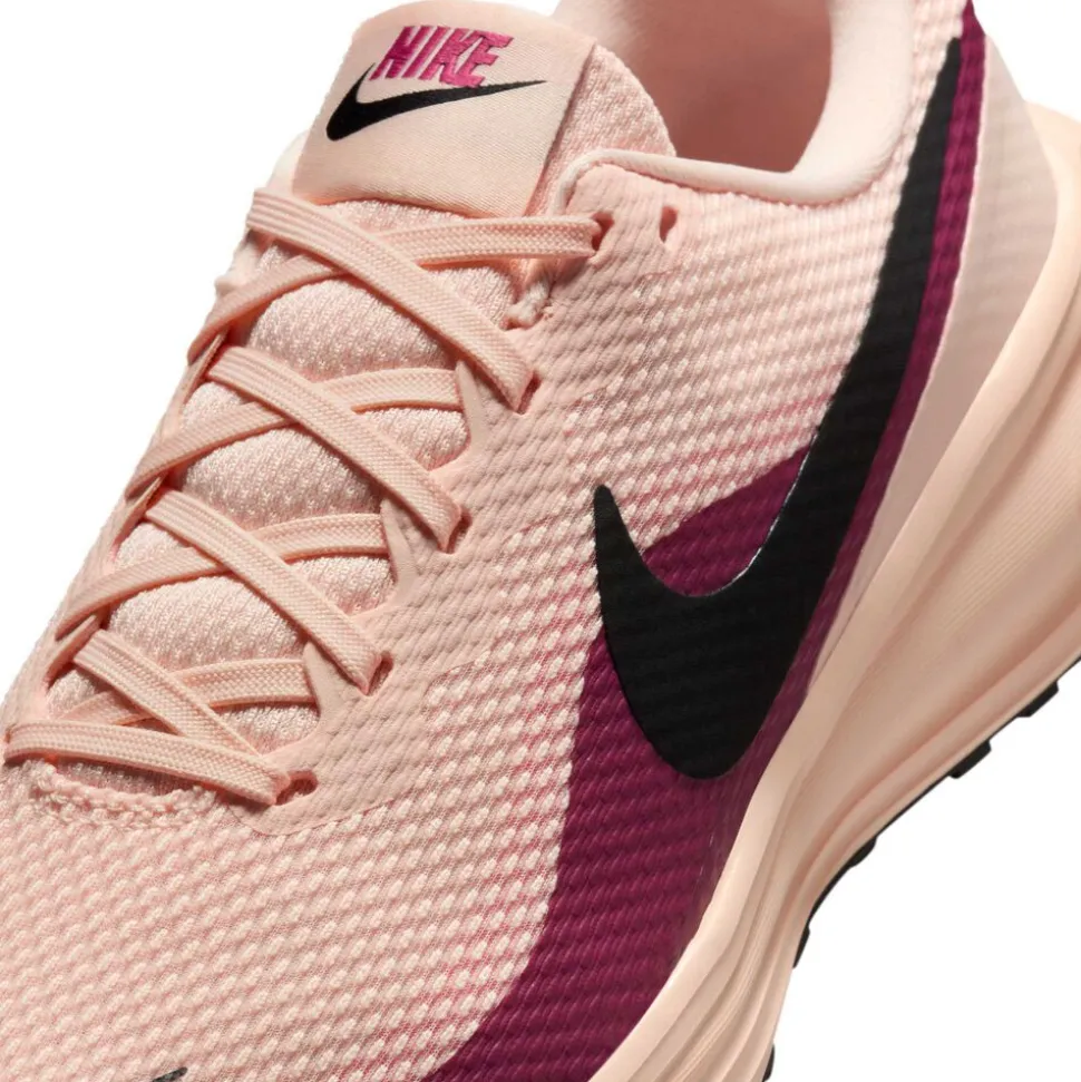 Nike Revolution 8