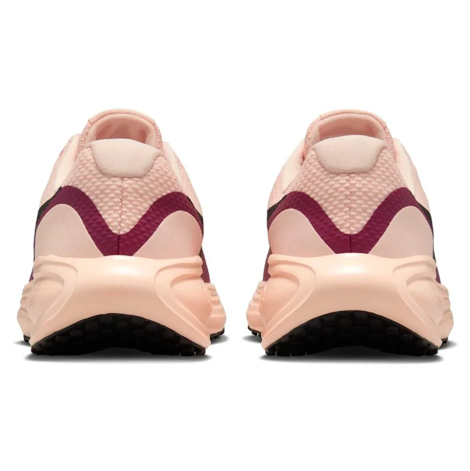 Nike Revolution 8