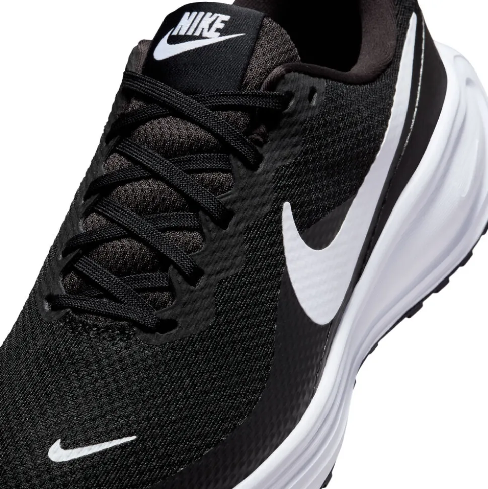 Nike Revolution 8