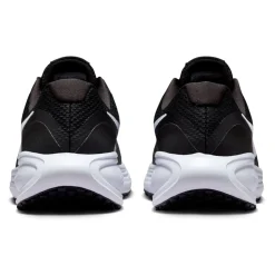 Nike Revolution 8