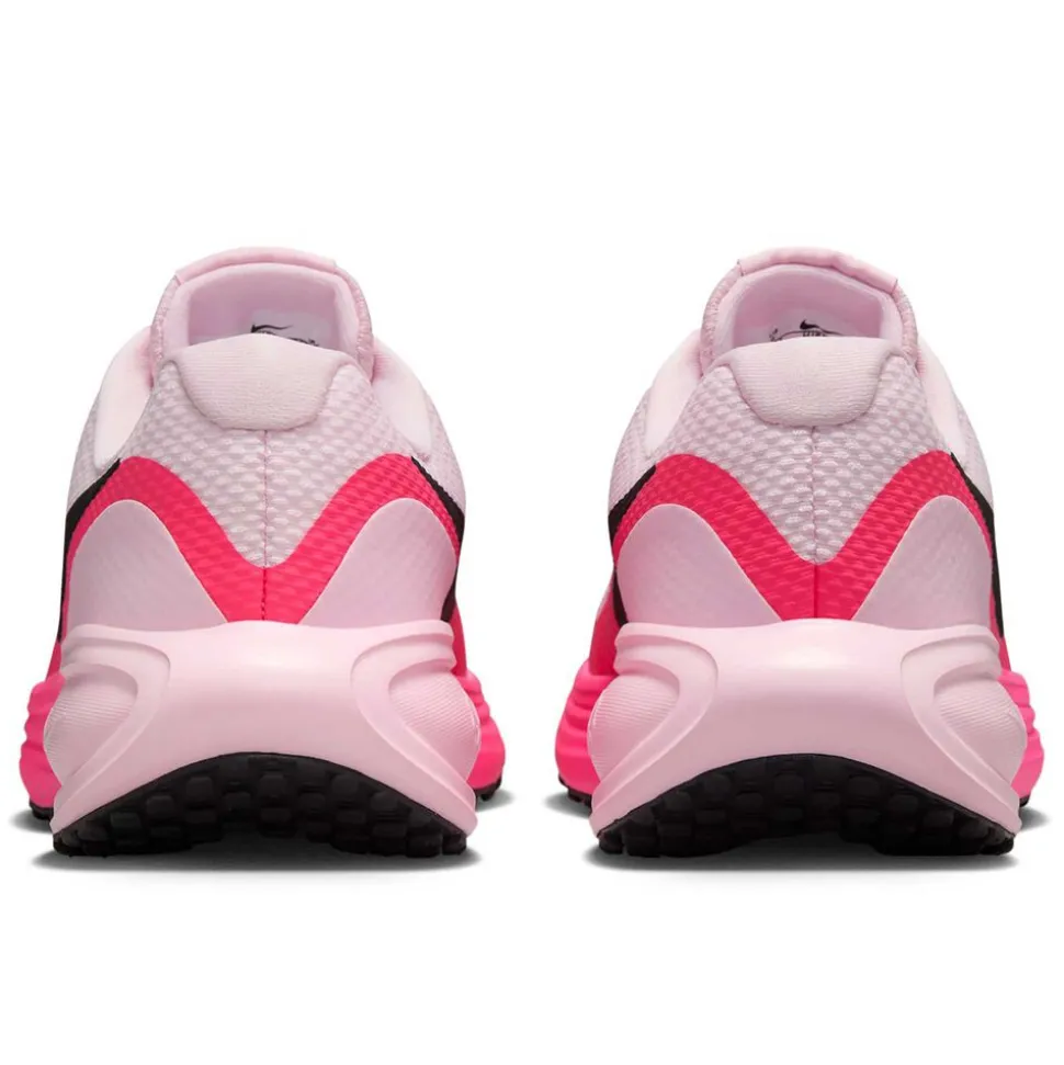 Nike Revolution 8