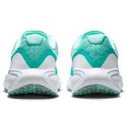 Nike Revolution 8