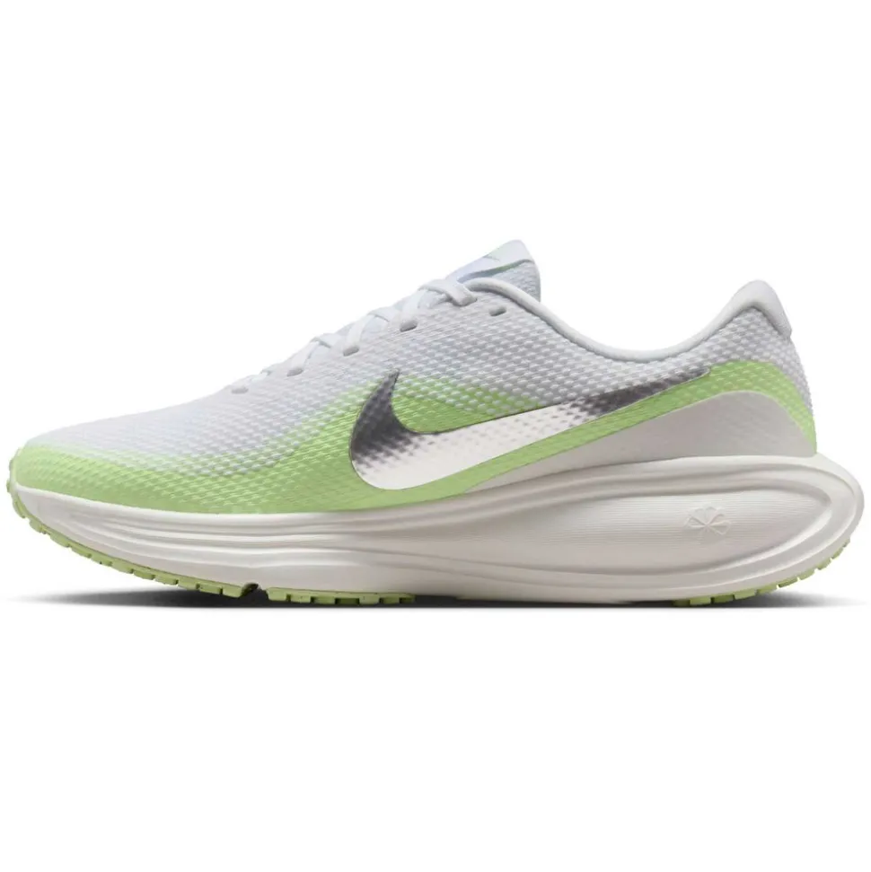 Nike Revolution 8