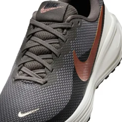 Nike Revolution 8