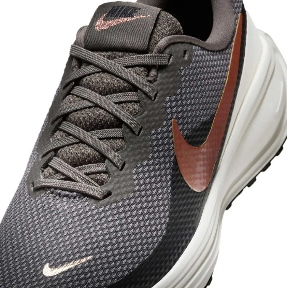 Nike Revolution 8
