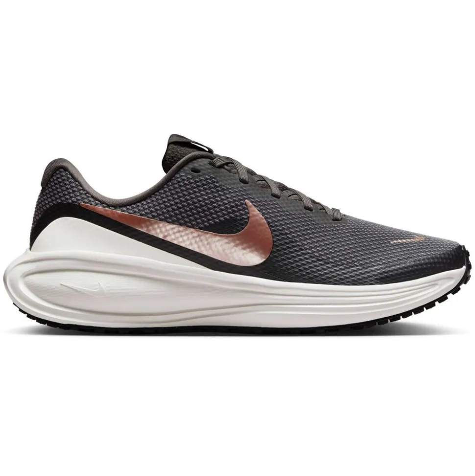 Nike Revolution 8