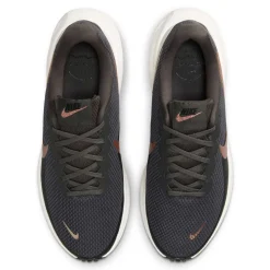 Nike Revolution 8