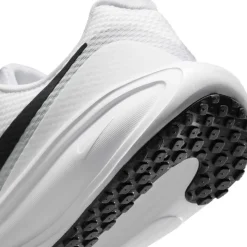 Nike Revolution 8