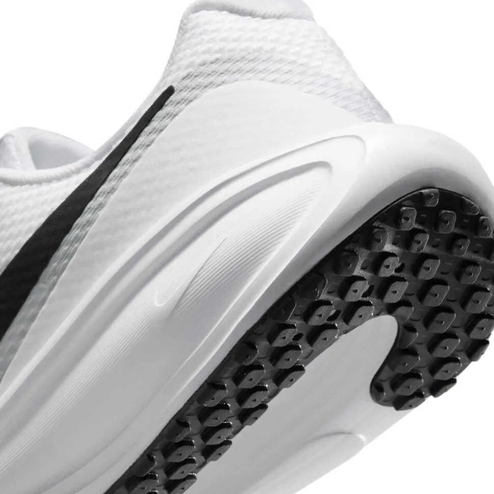 Nike Revolution 8