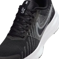 Nike Run Defy
