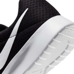 Nike Tanjun