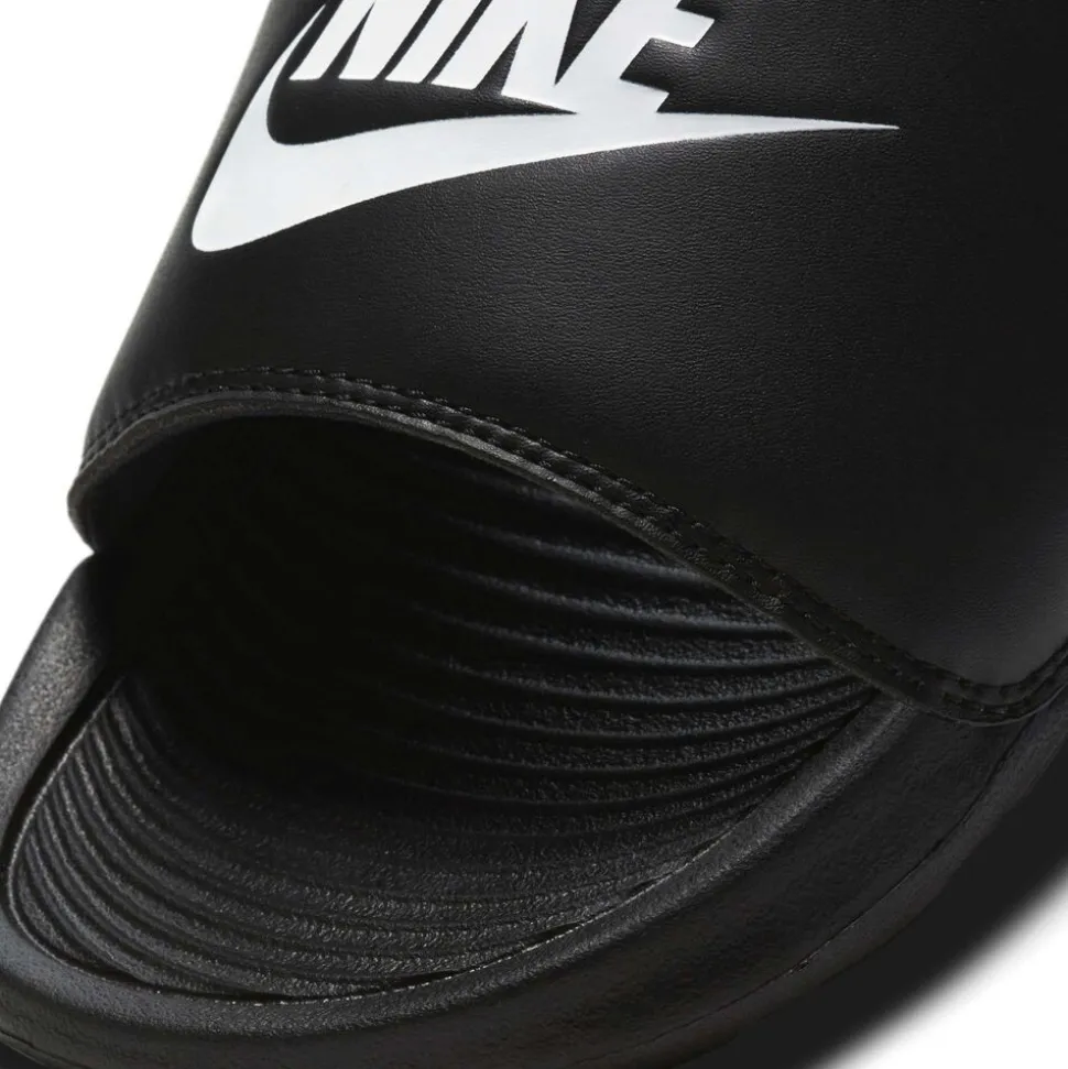 Nike Victori One